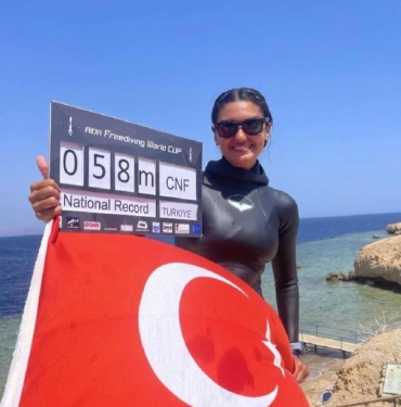 Milli sporcu Yağmur Ergünden Türkiye rekoru