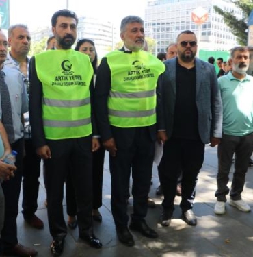 Milli Yol Partisi zamları protesto etti 8 Milli Yol Partisi zamları protesto etti