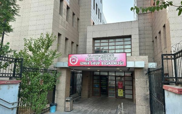 Minibüsten indirilerek bıçaklandı hastanede hayatını kaybetti