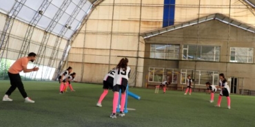 'Mor Menekşeler', futboldan sonra kriket sporunda da Türkiye ikincisi oldu 8 Mor Menekşeler futboldan sonra kriket sporunda da Türkiye ikincisi oldu