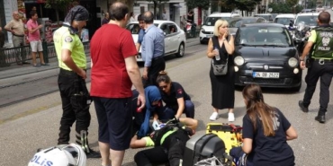 Motosikletiyle otomobile çarpan trafik polisi, yaralandı 14 Motosikletiyle otomobile çarpan trafik polisi yaralandı