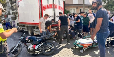Motosikletlerin çarpıştığı kaza kamerada; 2 yaralı 30 Motosikletlerin çarpıştığı kaza kamerada 2 yaralı