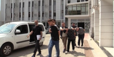 Mutfak penceresinden girdikleri ofisten 600 bin lira değerinde elektronik eşya çaldılar