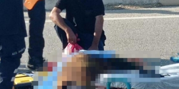 Otobüsün çarptığı eşinin başında bekledi 13 Otobüsün çarptığı eşinin başında bekledi