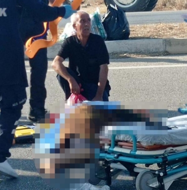 Otobüsün çarptığı eşinin başında bekledi