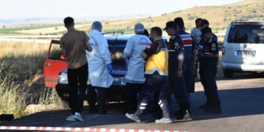 Otomobilde bulunan cesetlerin sırrı araştırılıyor 21 Otomobilde bulunan cesetlerin sırrı araştırılıyor