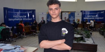 Otomobilde hazırlandığı sınavda 5 bin 305'inci oldu; avukatlık hayali kuruyor 8 Otomobilde hazırlandığı sınavda 5 bin 305inci oldu avukatlık hayali kuruyor