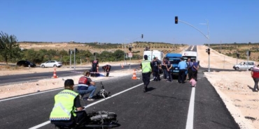 Otomobilin çarptığı motosikletin sürücüsü öldü 34 Otomobilin çarptığı motosikletin sürücüsü öldü