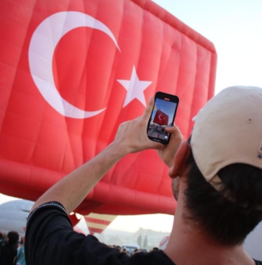 Özel figürlü balonlar Kapadokyada gökyüzünü süsledi