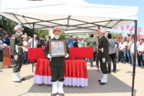 Pençe-Kilit şehidi Üçdağ, memleketi Diyarbakır’da toprağa verildi 33 Pençe-Kilit şehidi Üçdağ memleketi Diyarbakırda toprağa verildi