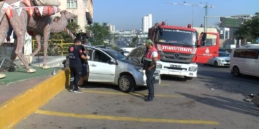 Pendik'te bir kişinin yaralandığı kazada otomobildeki köpek korkudan araçtan çıkmadı 17 Pendikte bir kişinin yaralandığı kazada otomobildeki köpek korkudan araçtan çıkmadı