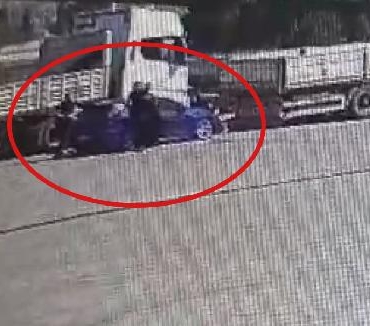 Polisten kaçan şüpheliler, uyuşturucuyu TIR’ın dorsesine sakladı