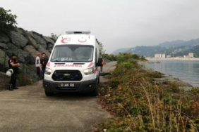 Rizede serinlemek için girdiği denizde boğuldu