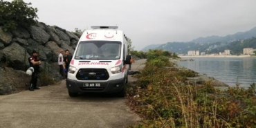 Rizede serinlemek için girdiği denizde boğuldu