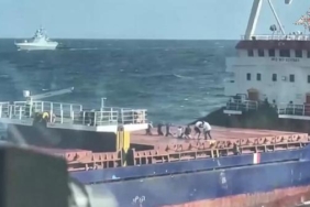 Rus askerlerinin Sukru Okan gemisine düzenlediği baskın kamerada