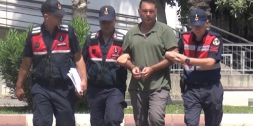 Rüşvet alırken suçüstü yakalanan liman başkanı, adliyeye sevk edildi 19 Rüşvet alırken suçüstü yakalanan liman başkanı adliyeye sevk edildi