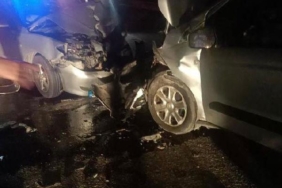 Sakaryada otomobil ile hafif ticari araç çarpıştı 5 yaralı