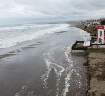 Sakaryanın 3 ilçesinde denize girme yasağı uzatıldı