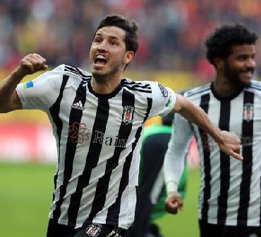 Salih Uçana Genoa kancası