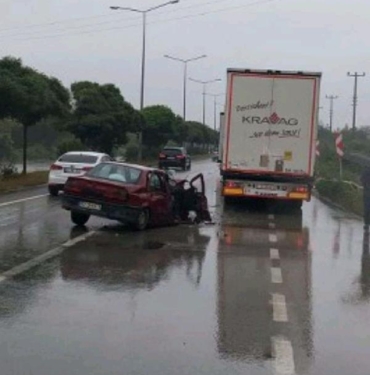 Samsunda TIR ile çarpışan otomobildeki anne öldü eşi ve çocuğu yaralandı