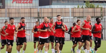 Samsunsporun Sivasspor maçıyla biten Süper Lig serüveni yine Sivasspor ile başlıyor