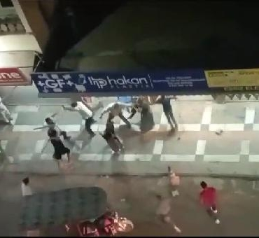 Şanlıurfada çocukların kavgasına aileler de karıştı 6 yaralı