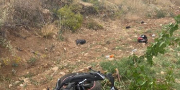 Şarampole devrilen motosikletin sürücüsü öldü 37 Şarampole devrilen motosikletin sürücüsü öldü