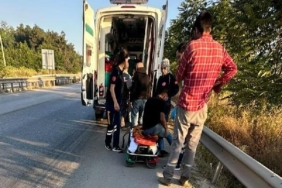 Şarampole düşen minibüs alev aldı; 2 yaralı 22 Şarampole düşen minibüs alev aldı 2 yaralı