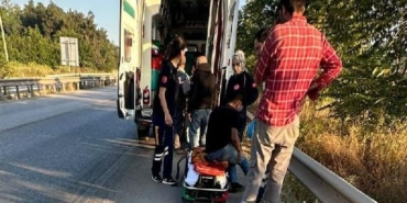 Şarampole düşen minibüs alev aldı; 2 yaralı 24 Şarampole düşen minibüs alev aldı 2 yaralı