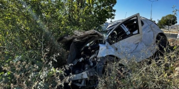 Şarampole yuvarlanan otomobilin sürücüsü, ağır yaralandı 7 Şarampole yuvarlanan otomobilin sürücüsü ağır yaralandı