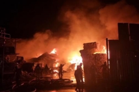 Sarıyerde atık toplama tesisinde yangın-1