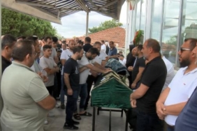 Sarıyer’de kalaşnikoflu saldırıda öldürülen Abdülmelik Ateş toprağa verildi 32 Sarıyerde kalaşnikoflu saldırıda öldürülen Abdülmelik Ateş toprağa verildi