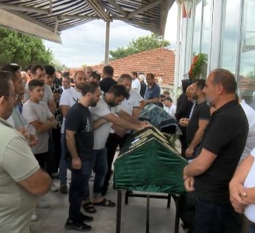 Sarıyerde kalaşnikoflu saldırıda öldürülen Abdülmelik Ateş toprağa verildi