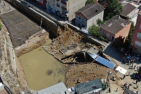 Sarıyerde yol çöktü 2