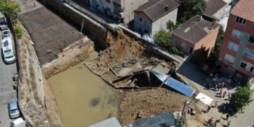 Sarıyerde yol çöktü 2