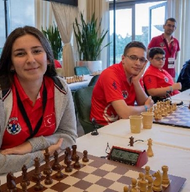 Satranç Genç Milli Takımı Olimpiyatlarda 2nci oldu