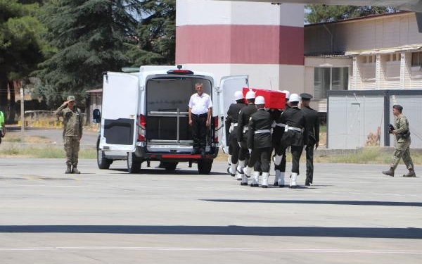 Şehit Özdemirin cenazesi Gaziantepe getirildi