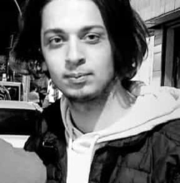 Seyir halindeki traktörden düşen Emrullah öldü