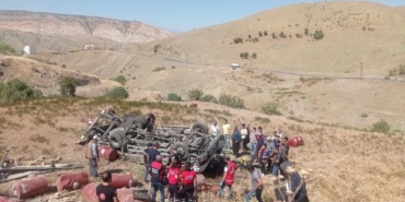 Siirt’te kamyonet şarampole yuvarlandı: 1 ölü, 1 yaralı 35 Siirtte kamyonet şarampole yuvarlandı 1 ölü 1 yaralı