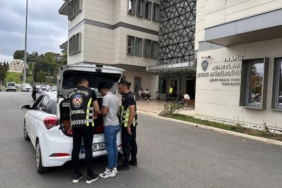 Şile Otoyolunda ayaklarıyla direksiyonu tutup hız yapan sürücünün ehliyetine el konuldu