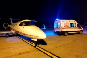 Siroz hastası, ambulans uçakla Bursa'ya sevk edildi 12 Siroz hastası ambulans uçakla Bursaya sevk edildi