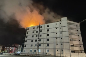 Sivas'ta SGK İl Müdürlüğü binasının çatısında yangın/ Ek fotoğraflar 17 Sivasta SGK İl Müdürlüğü binasının çatısında yangın Ek fotoğraflar