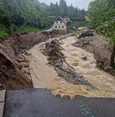 Slovenya’da bir günde yağan rekor yağış sele neden oldu (EK FOTOĞRAFLAR) 4 Slovenyada bir günde yağan rekor yağış sele neden oldu EK FOTOĞRAFLAR