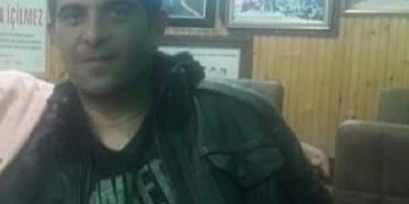 Şoför değişimi için TIR’dan indi, kamyonet çarptı 21 Şoför değişimi için TIRdan indi kamyonet çarptı