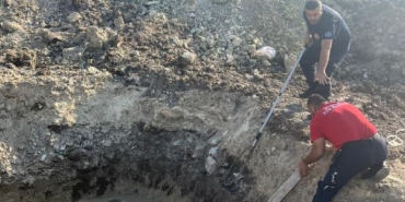 Sondaj kuyusuna düşen köpeği itfaiye ekipleri çıkarttı