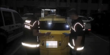 Sultangazi'de durdurulan araçta 565 bin uyuşturucu hap ele geçirildi 30 Sultangazide durdurulan araçta 565 bin uyuşturucu hap ele geçirildi