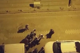 Sultangazi'de uyuşturucu sattığı öne sürülen şüpheliye sokak ortasında dayak 24 Sultangazide uyuşturucu sattığı öne sürülen şüpheliye sokak ortasında dayak