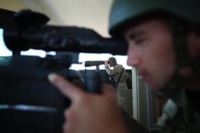 Suriye sınırında 2si terör örgütü mensubu 5 kişi yakalandı