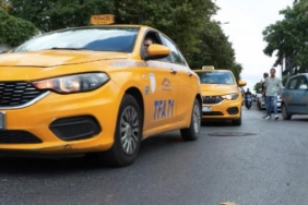 Taksiciler Odası Başkanı Aksu: Esnaf Sanatkarlar Odası yarın zam oranını belirleyecek 5 Taksiciler Odası Başkanı Aksu Esnaf Sanatkarlar Odası yarın zam oranını belirleyecek