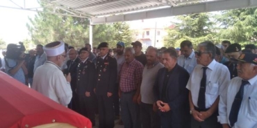 Tartıştığı, Kıbrıs gazisi babasını öldürdü (2) 38 Tartıştığı Kıbrıs gazisi babasını öldürdü 2